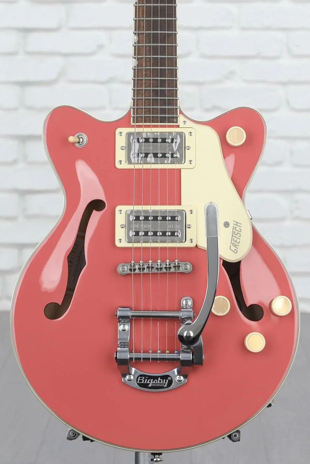 

Новый центральный блок Gretsch G2655T Streamliner Jr. — коралловый
