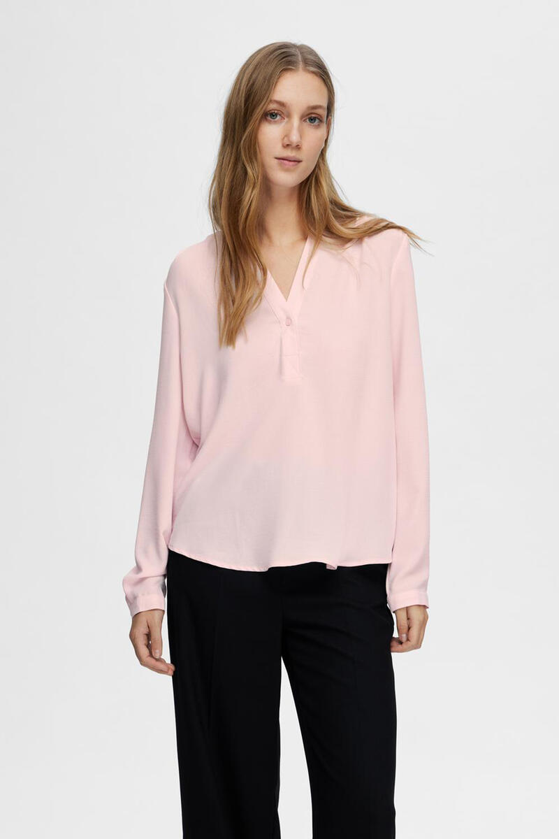 Струящаяся блузка с V-образным вырезом из переработанных материалов. Selected Femme, фиолетовый