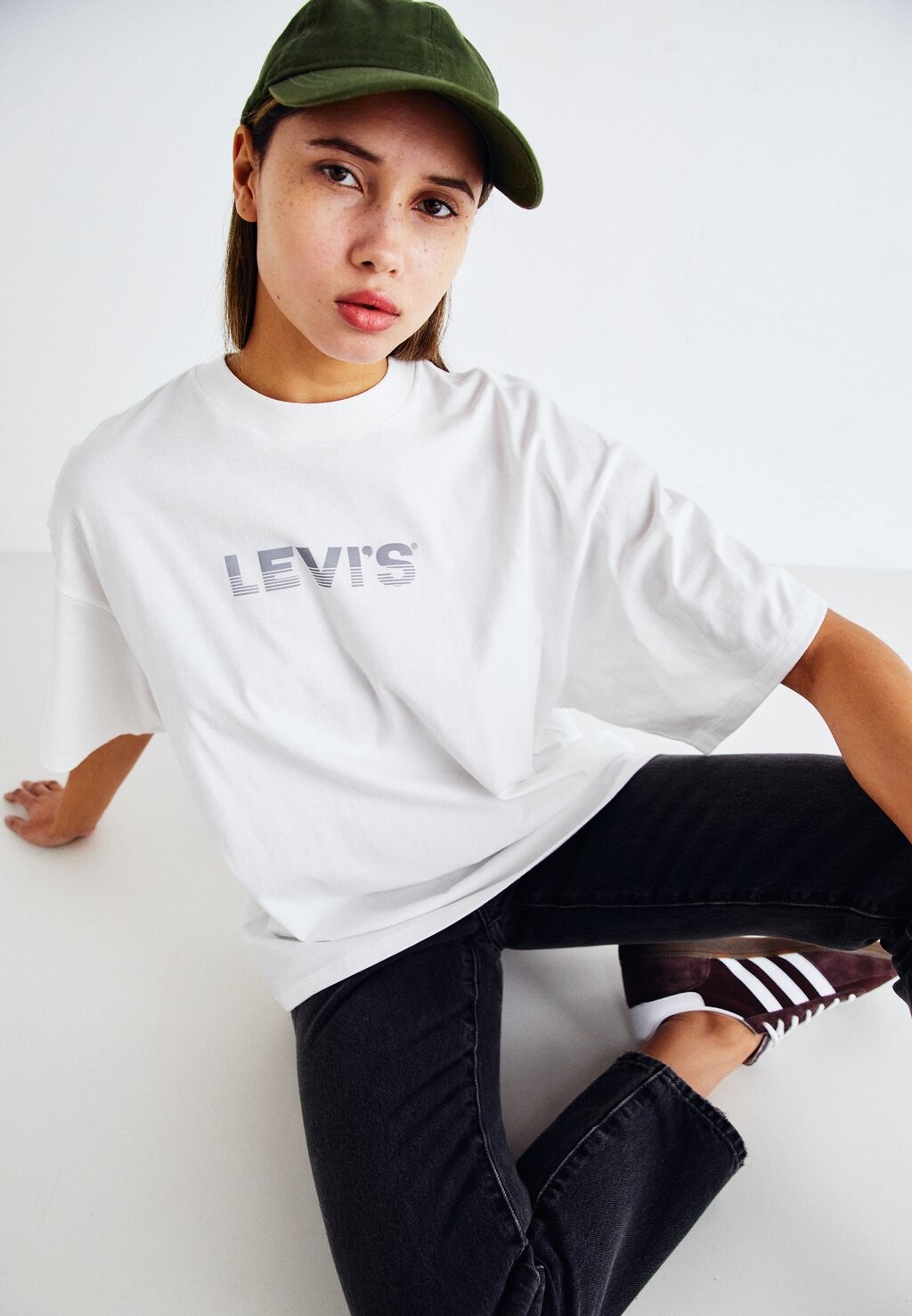

Футболка с принтом Graphic Short Stack Tee Levi's, цвет bright white