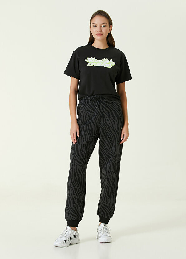 

Спортивные штаны для джоггеров allover zebra essentials Adidas