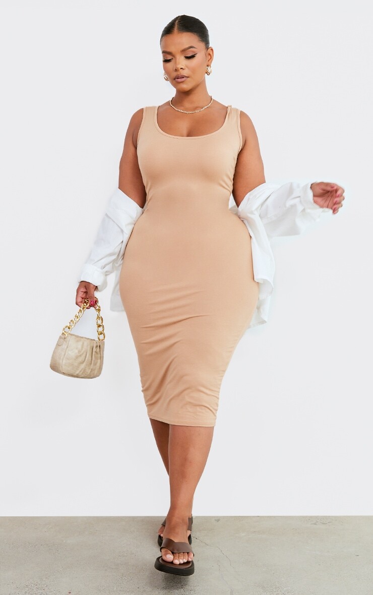 

PrettyLittleThing Трикотажное платье миди Plus с овальным вырезом и камнями