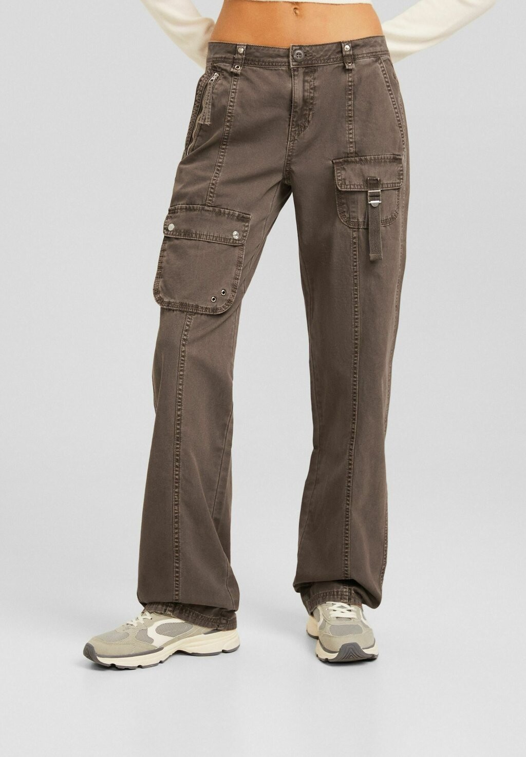 

Брюки карго Low-Waist With Strap Bershka, цвет sand
