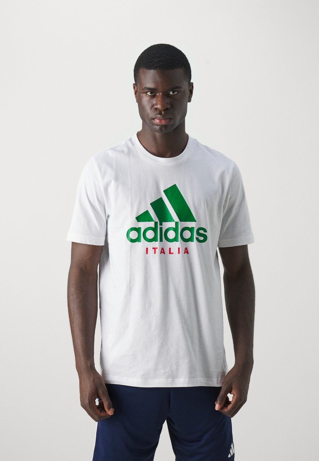 

Футболка с символикой ITALY FIGC DNA TEE adidas Performance, цвет white