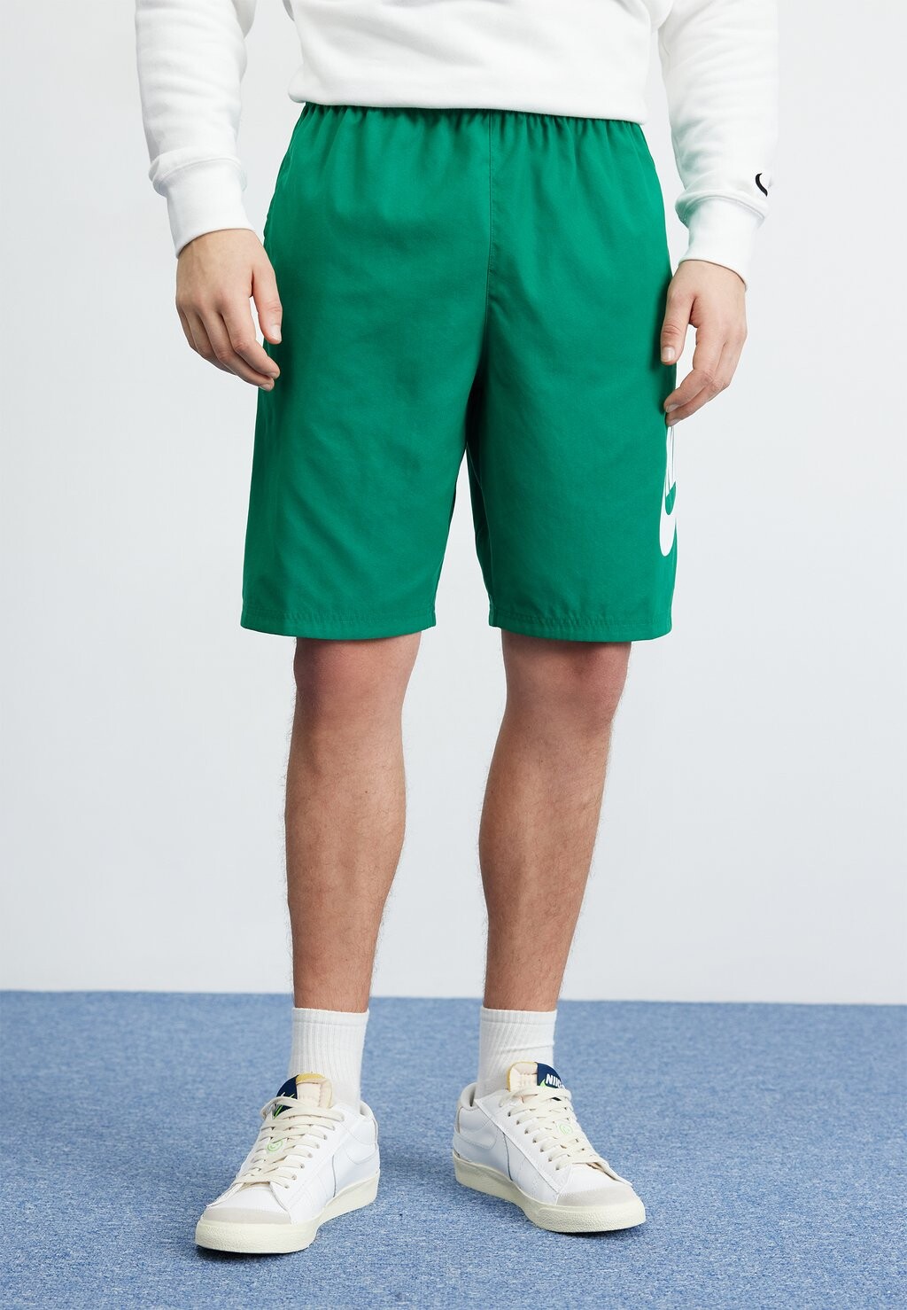 

Шорты CLUB Nike Sportswear, цвет malachite/white