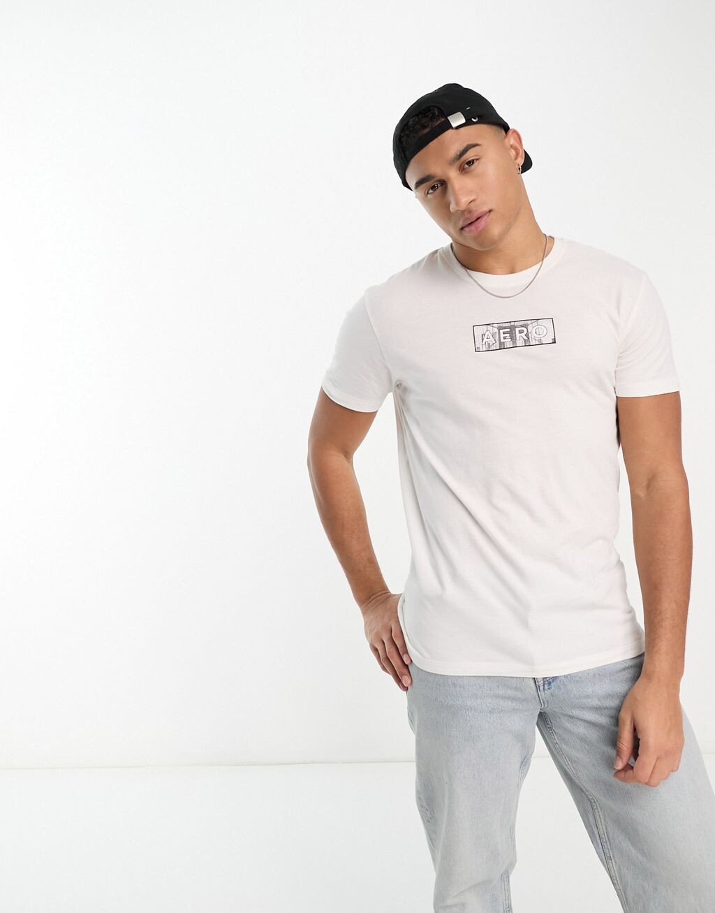 

Белая футболка Aeropostale