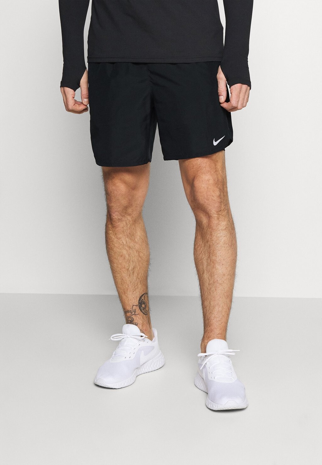 

Спортивные шорты M NK DF CHALLENGER SHORT 72IN Nike, черный/серебристый