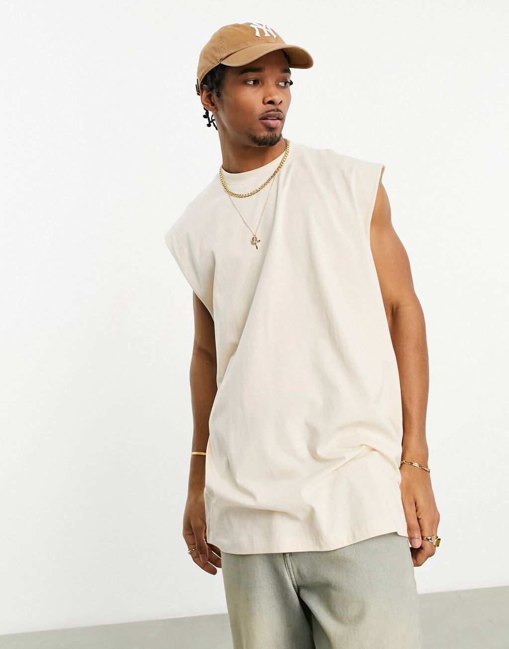 

Белоснежный жилет оверсайз ASOS DESIGN