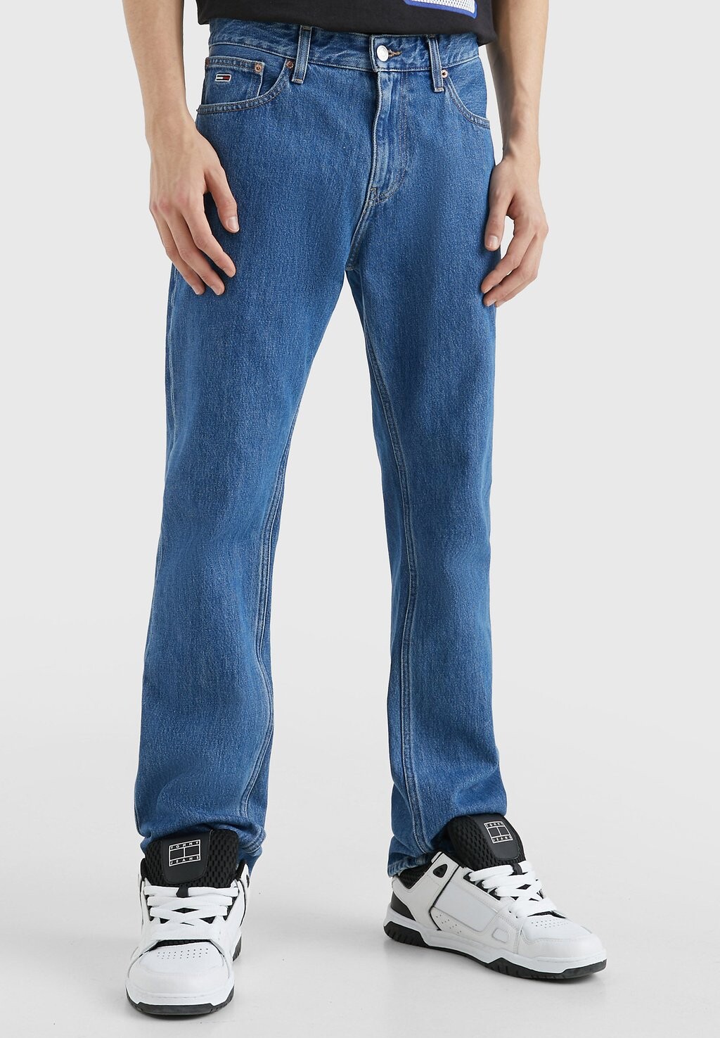 

Джинсы свободного кроя Tommy Jeans