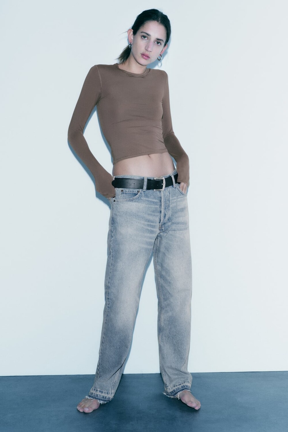 

Топ из полиамида с длинными рукавами ZARA