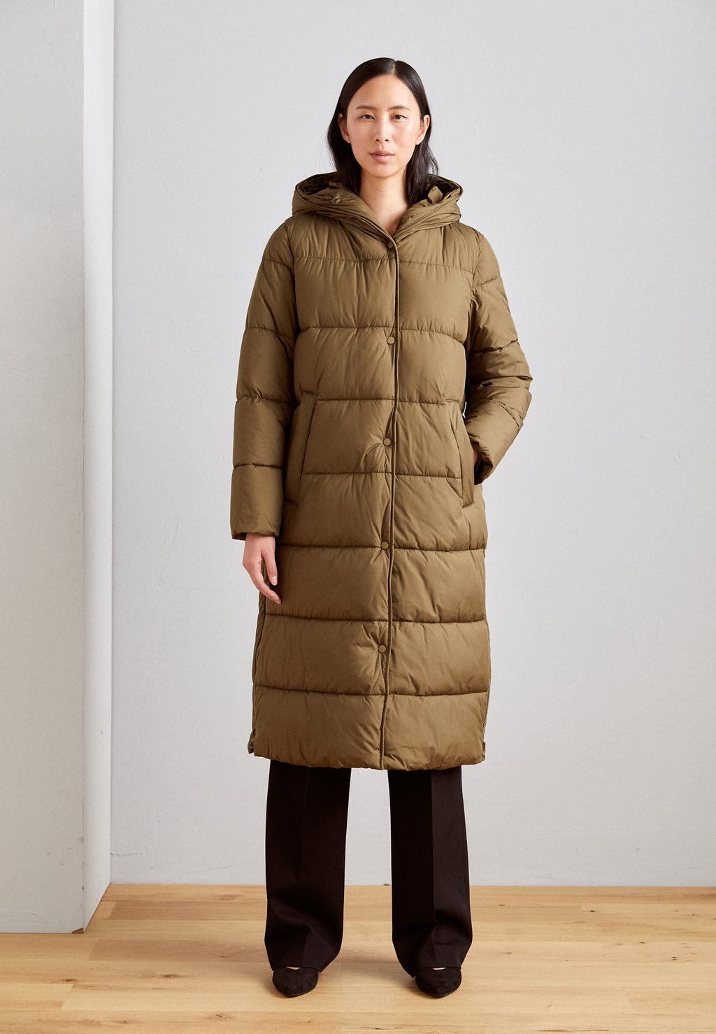 Зимнее пальто SIDE SLITS WITH HOOD AND PRESSBUTTONS Marc O'Polo, цвет forest floor