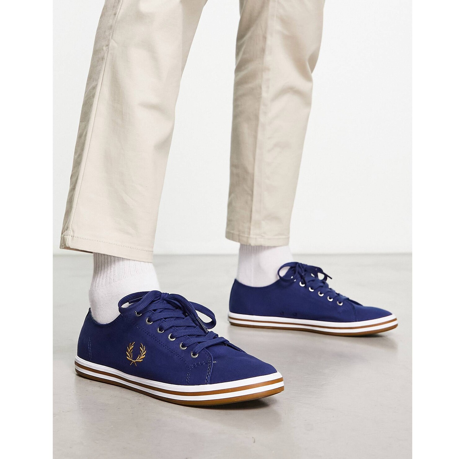 

Темно-синие кроссовки Fred Perry Kingston из твила