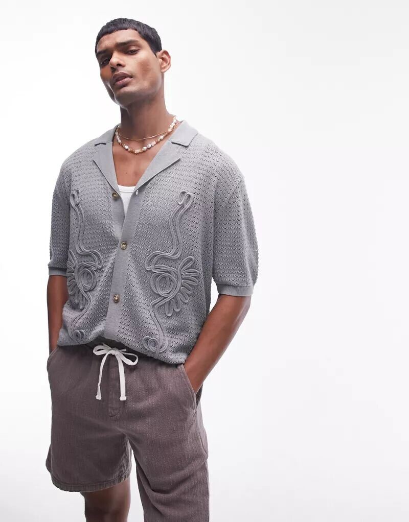 

Зеленая трикотажная рубашка-поло Topman с аппликацией, воротником с лацканами и планкой на пуговицах, Серый