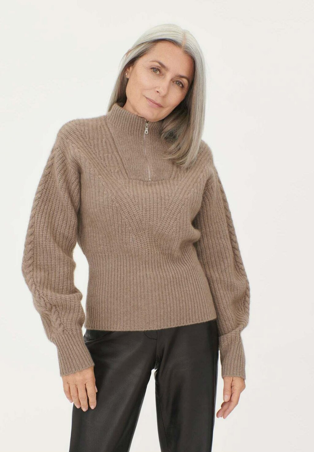 

Джемпер GOBI Cashmere, серо-коричневый