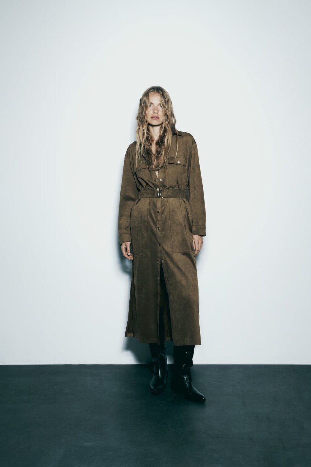 

Платье миди из искусственной замши ZARA, хаки