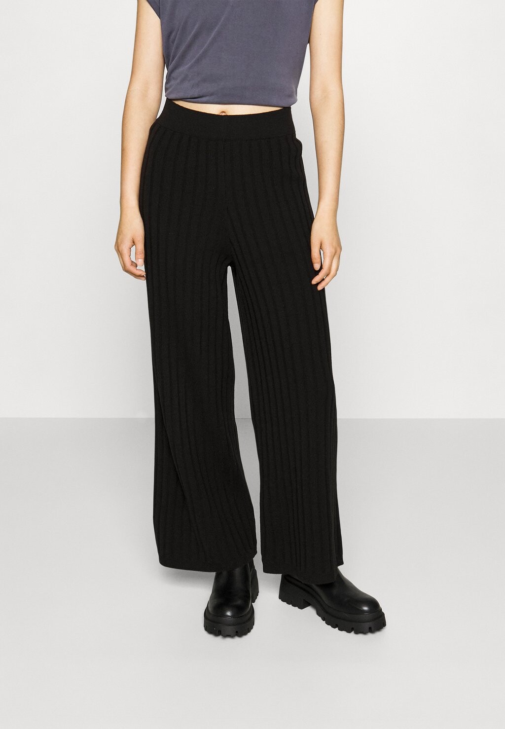 

Брюки ONLY, черный Onltessa Pant, черный