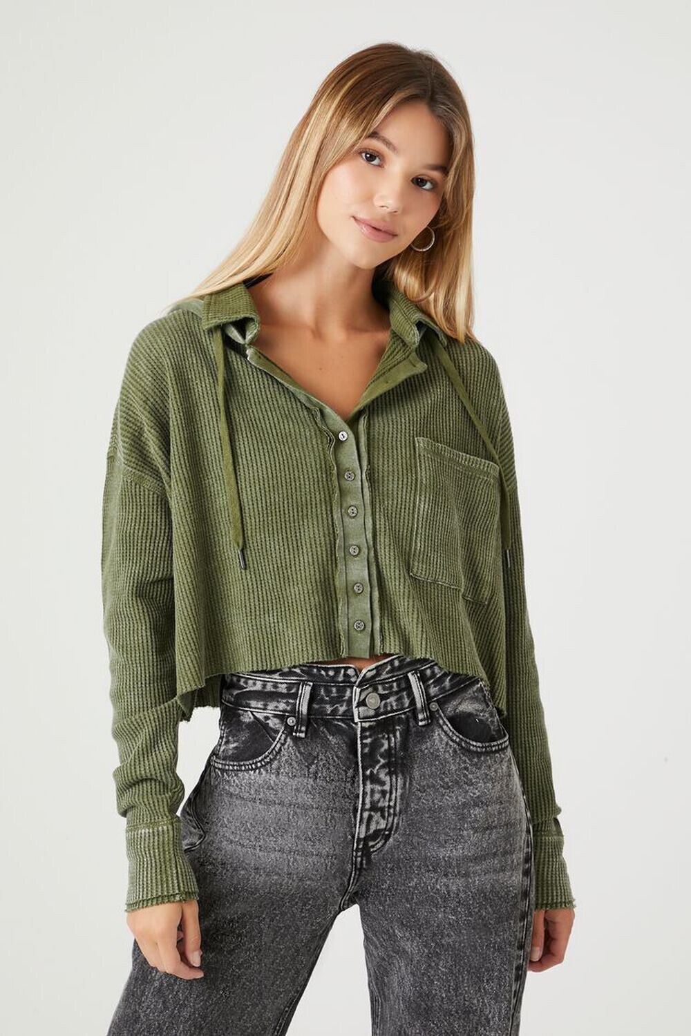

Укороченный топ с термо-капюшоном Forever 21, кипарис