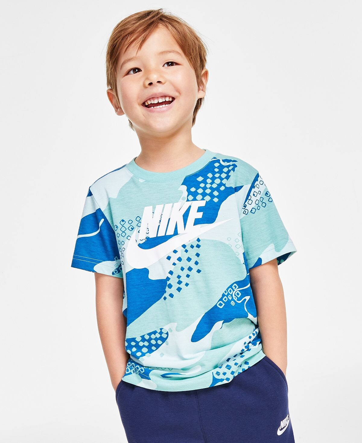 

Сезонная камуфляжная футболка Toddler & Little Boys Club Nike