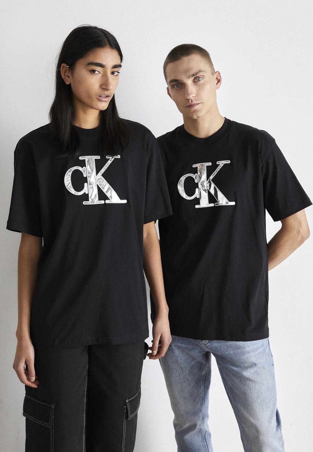 

Футболка с принтом Shiny Tee Unisex Calvin Klein Jeans, черный