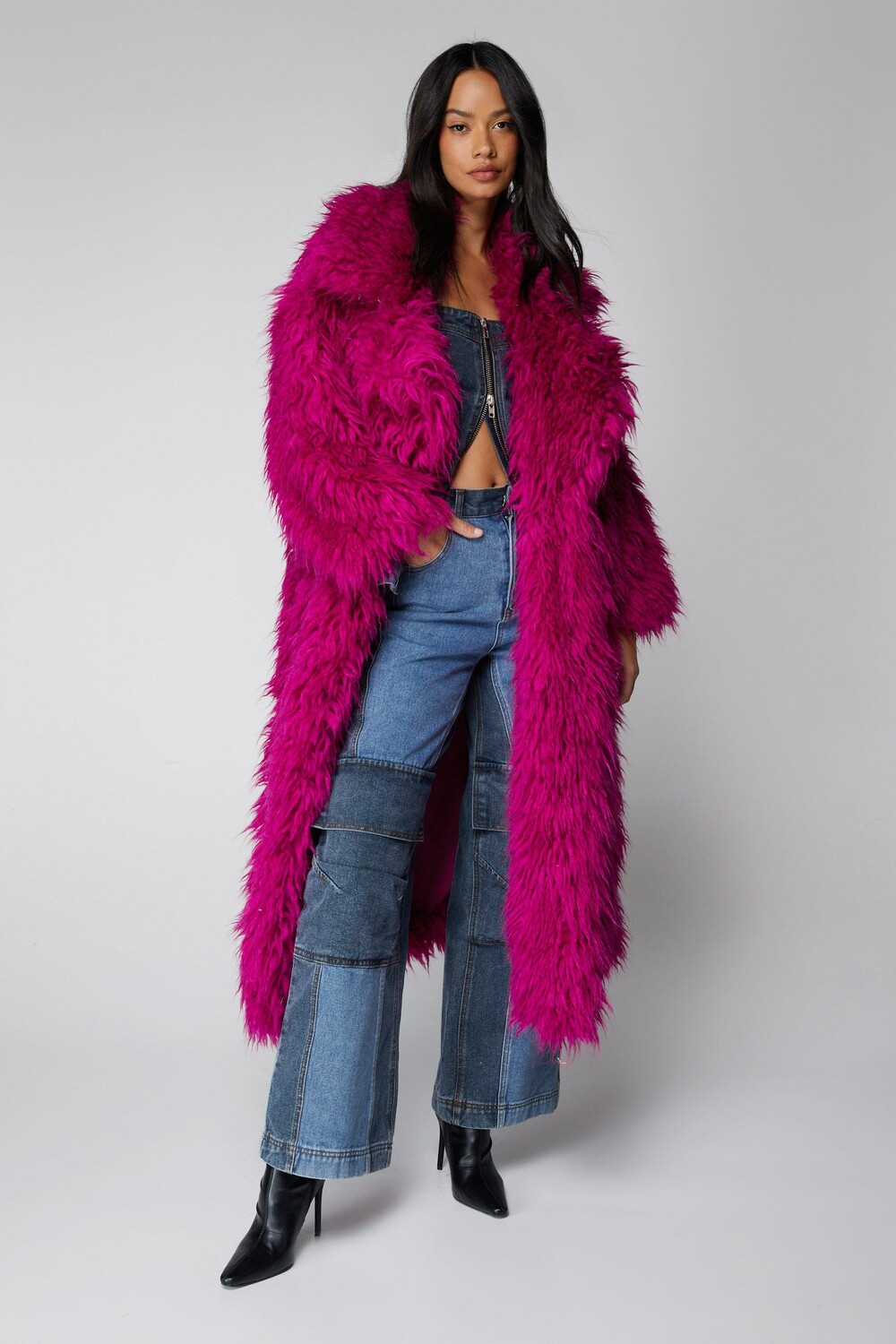 

Миниатюрная фактурная шуба премиум-класса Nasty Gal, розовый