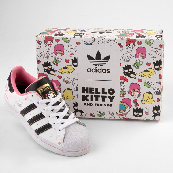 цена adidas Кроссовки Originals x Hello Kitty Superstar — Big Kid, мультиколор