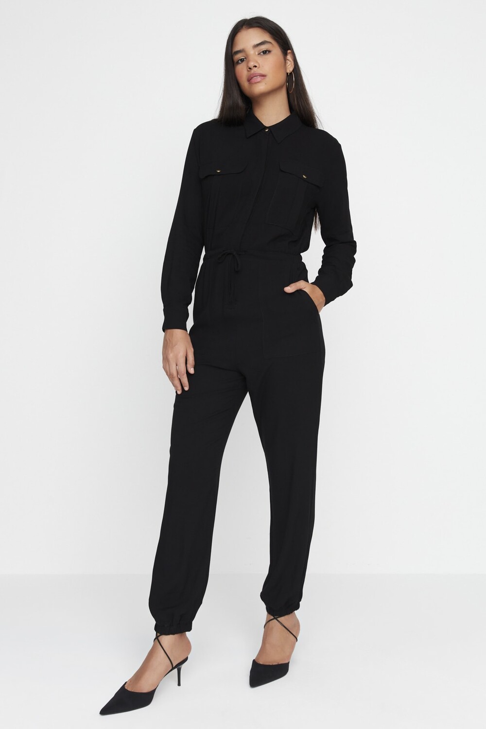 

Черный узкий тканый комбинезон с воротником рубашки Trendyol Modest