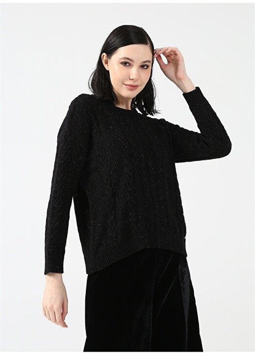 

Черный женский свитер с круглым вырезом Pierre Cardin