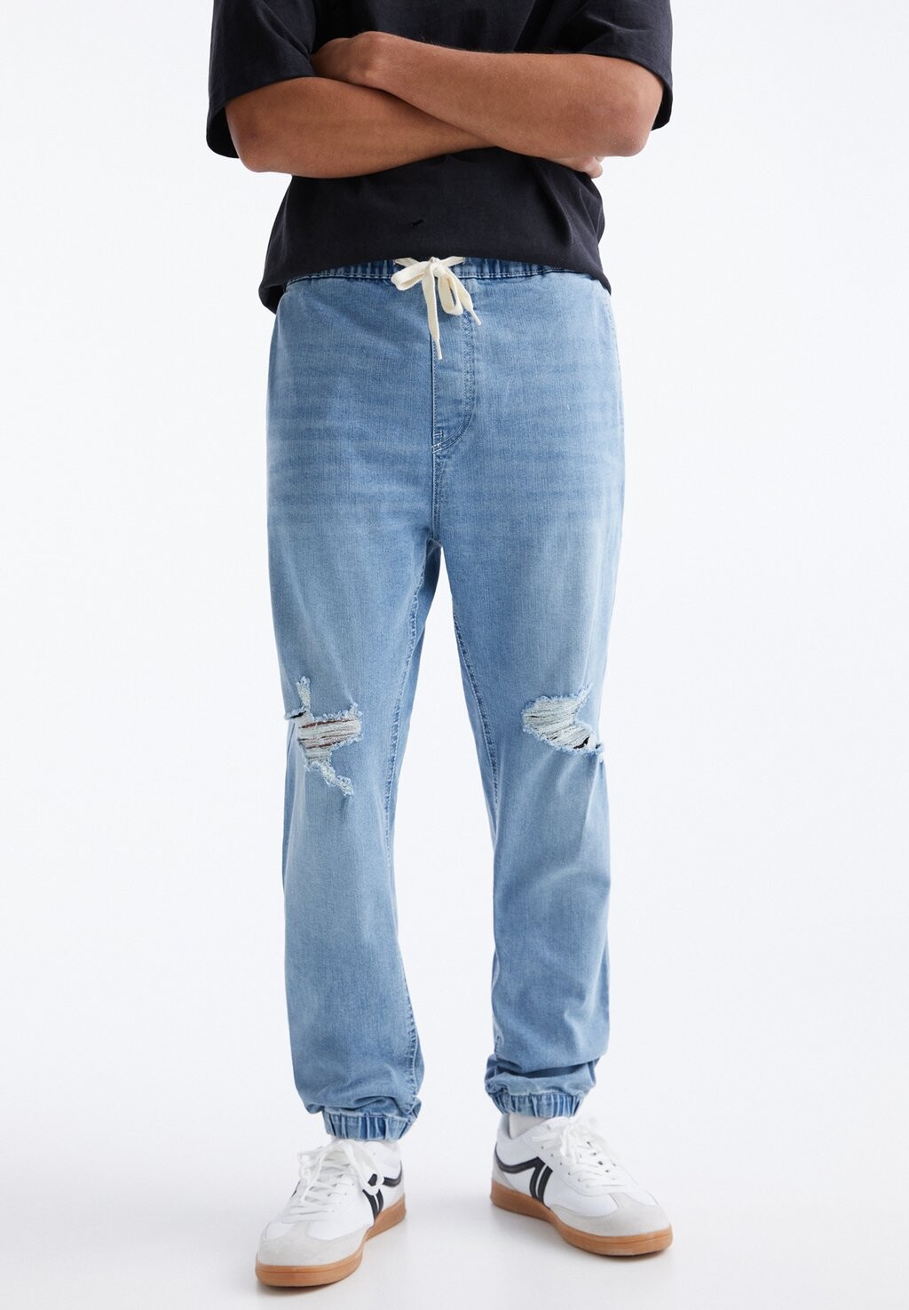 

Джинсы прямого кроя RIPPED JOGGER PULL&BEAR, цвет blue