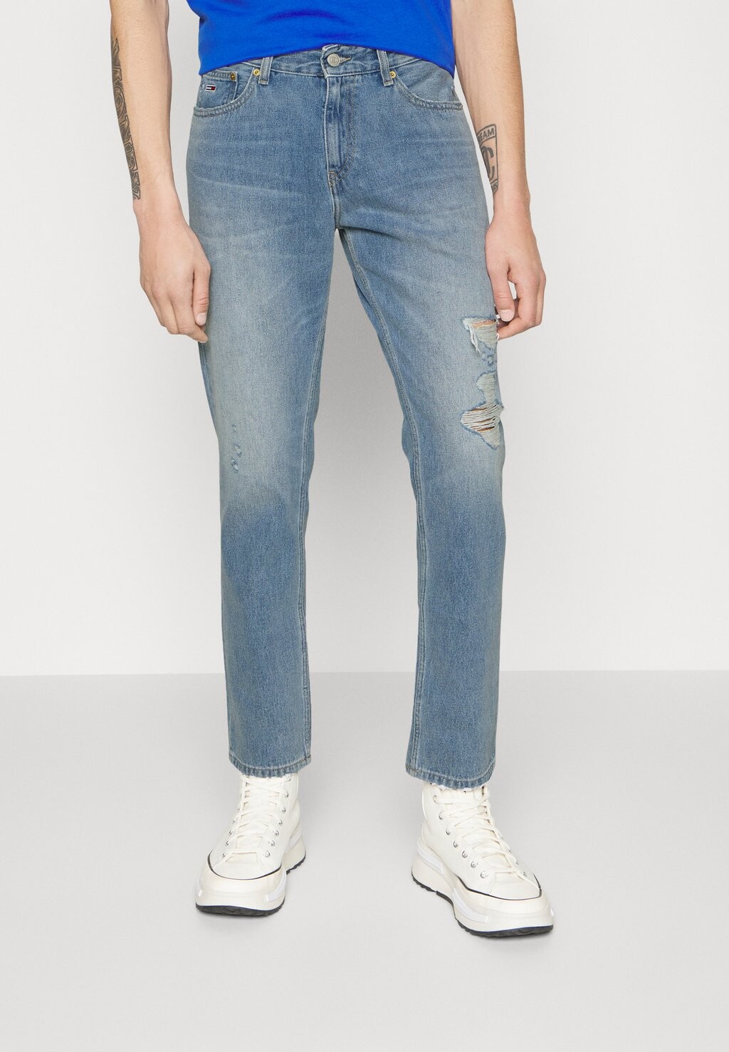 

Джинсы прямого кроя Tommy Jeans