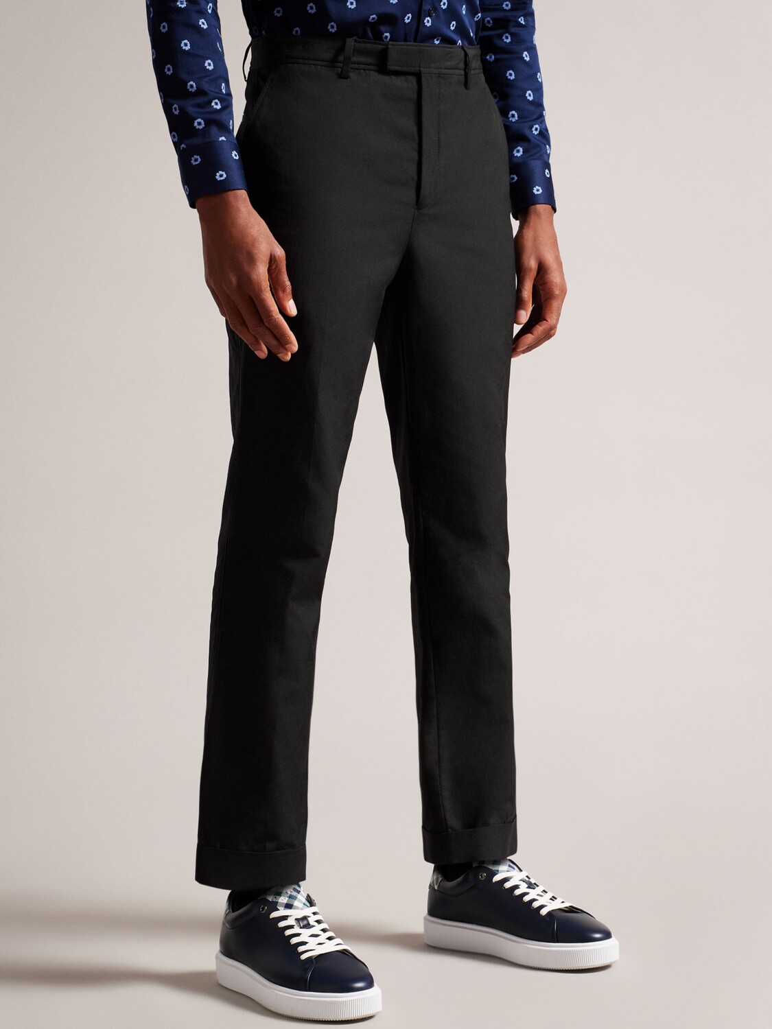 

Брюки узкого кроя из смеси хлопка и льна Ted Baker Cleevet, черные, Черный