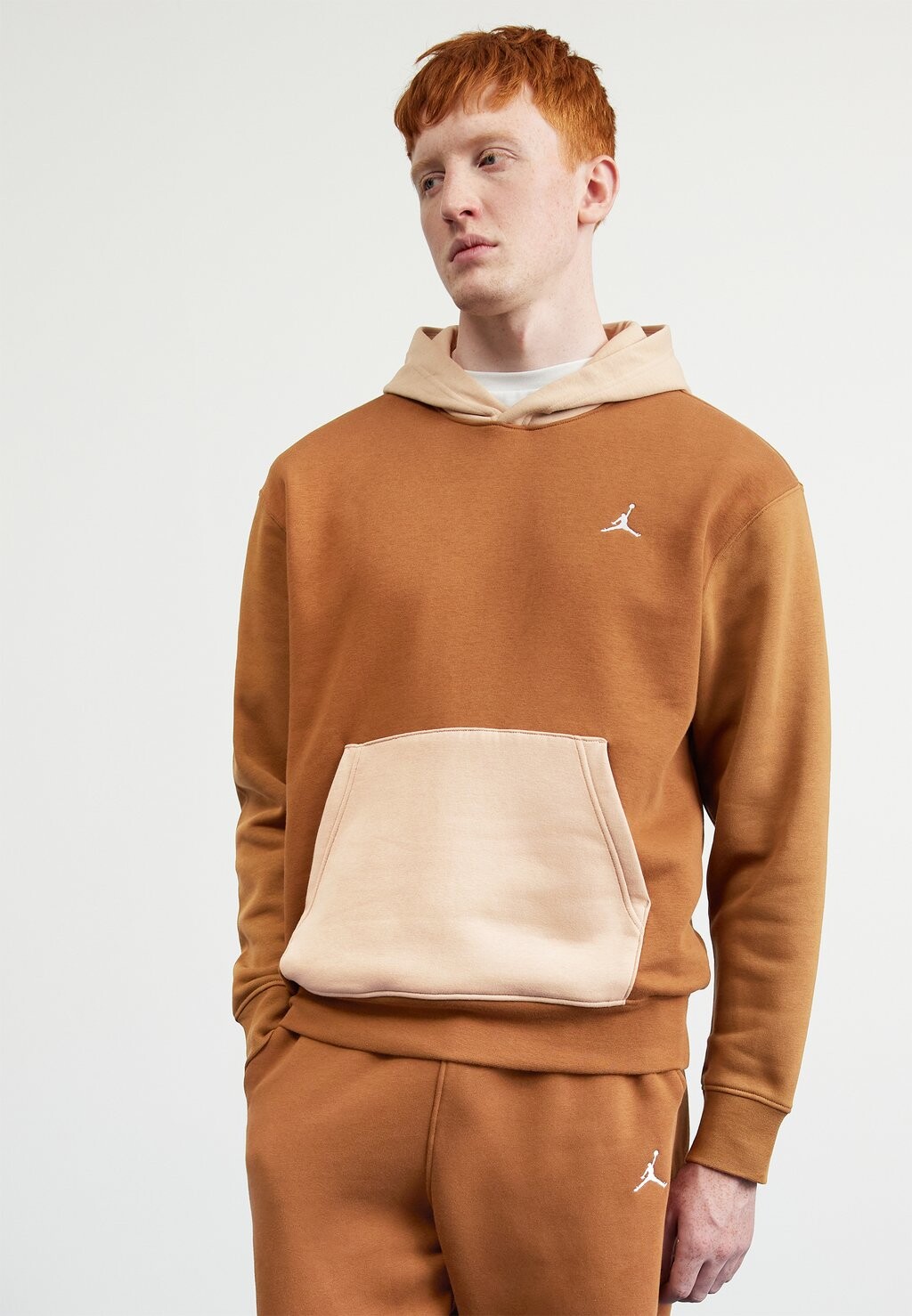 

Худи Jordan