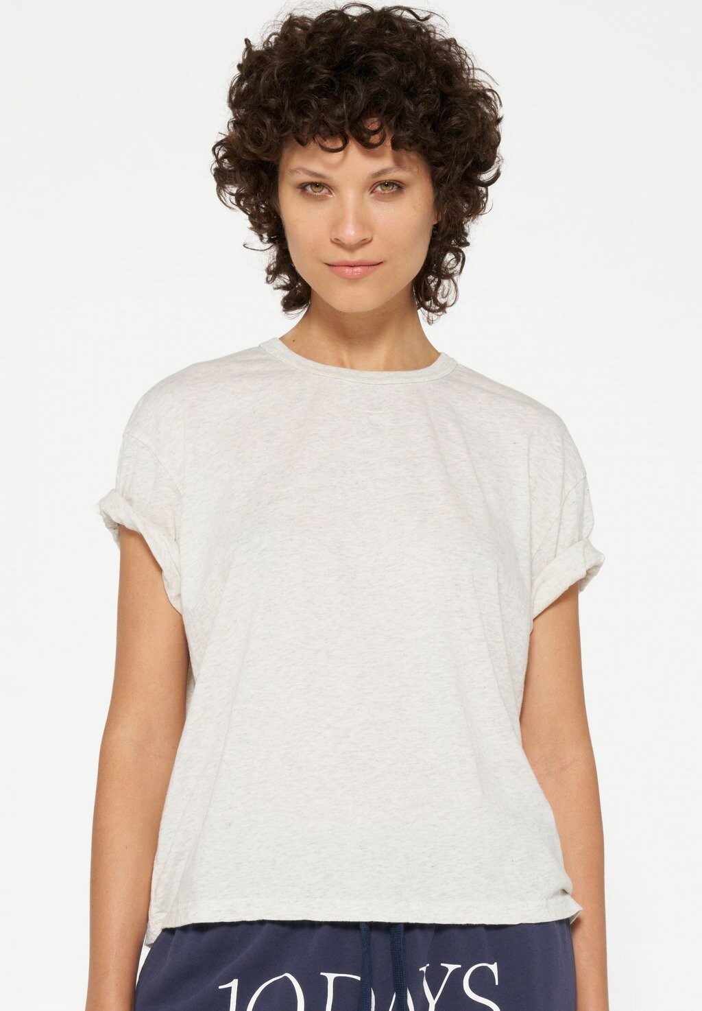 

Базовая футболка SHORTSLEEVE MEDAL 10DAYS, крем