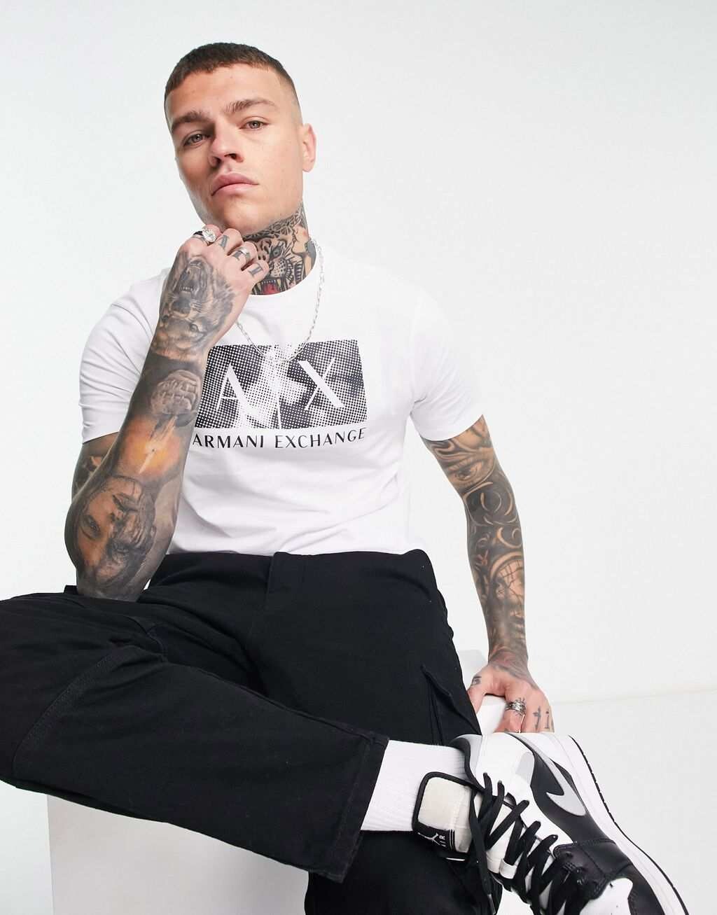 

Белая футболка свободного кроя с логотипом Armani Exchange