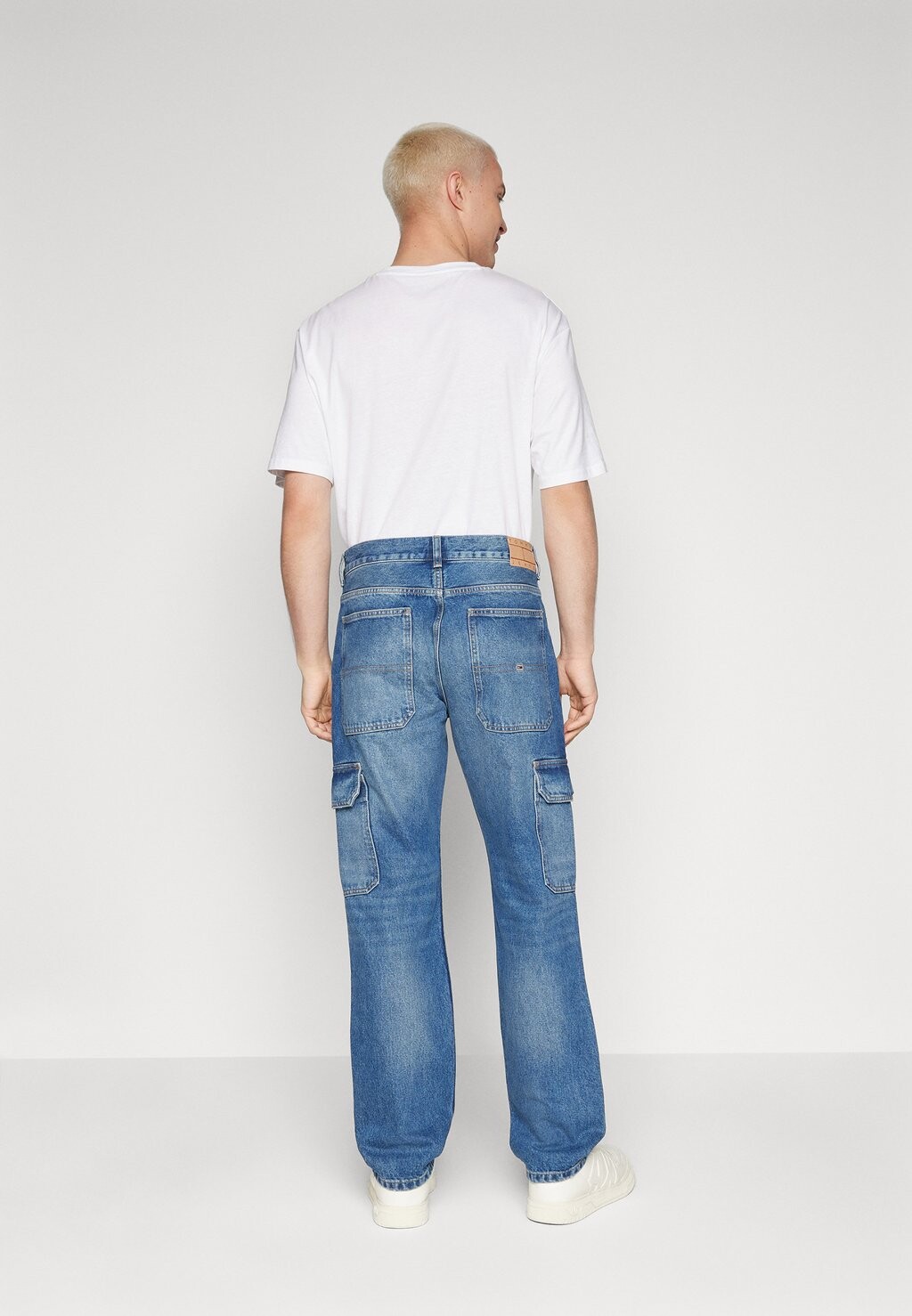 

Джинсы Straight Leg ETHAN CARGO RELAXED STRAIGHT Tommy Jeans, цвет denim dark