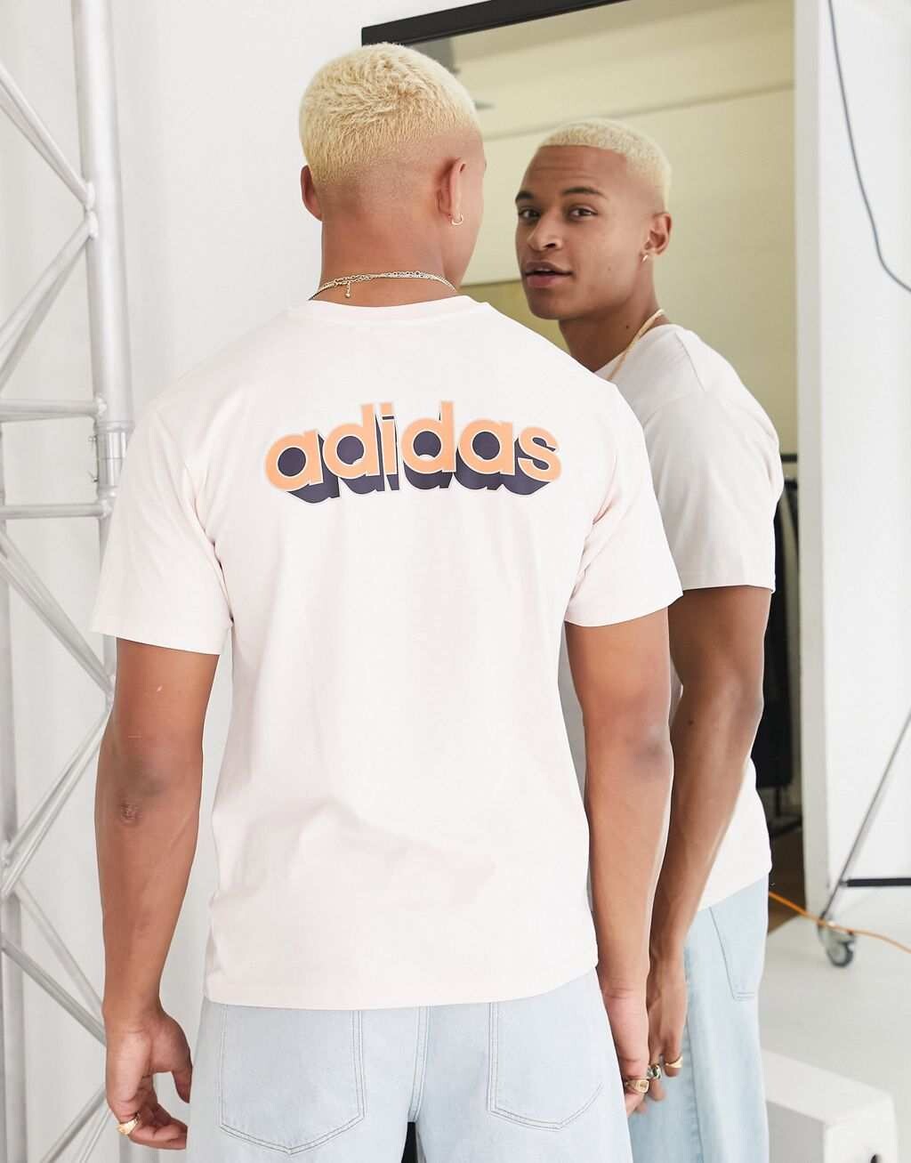 

Белая футболка с 3D-трилистником adidas Originals