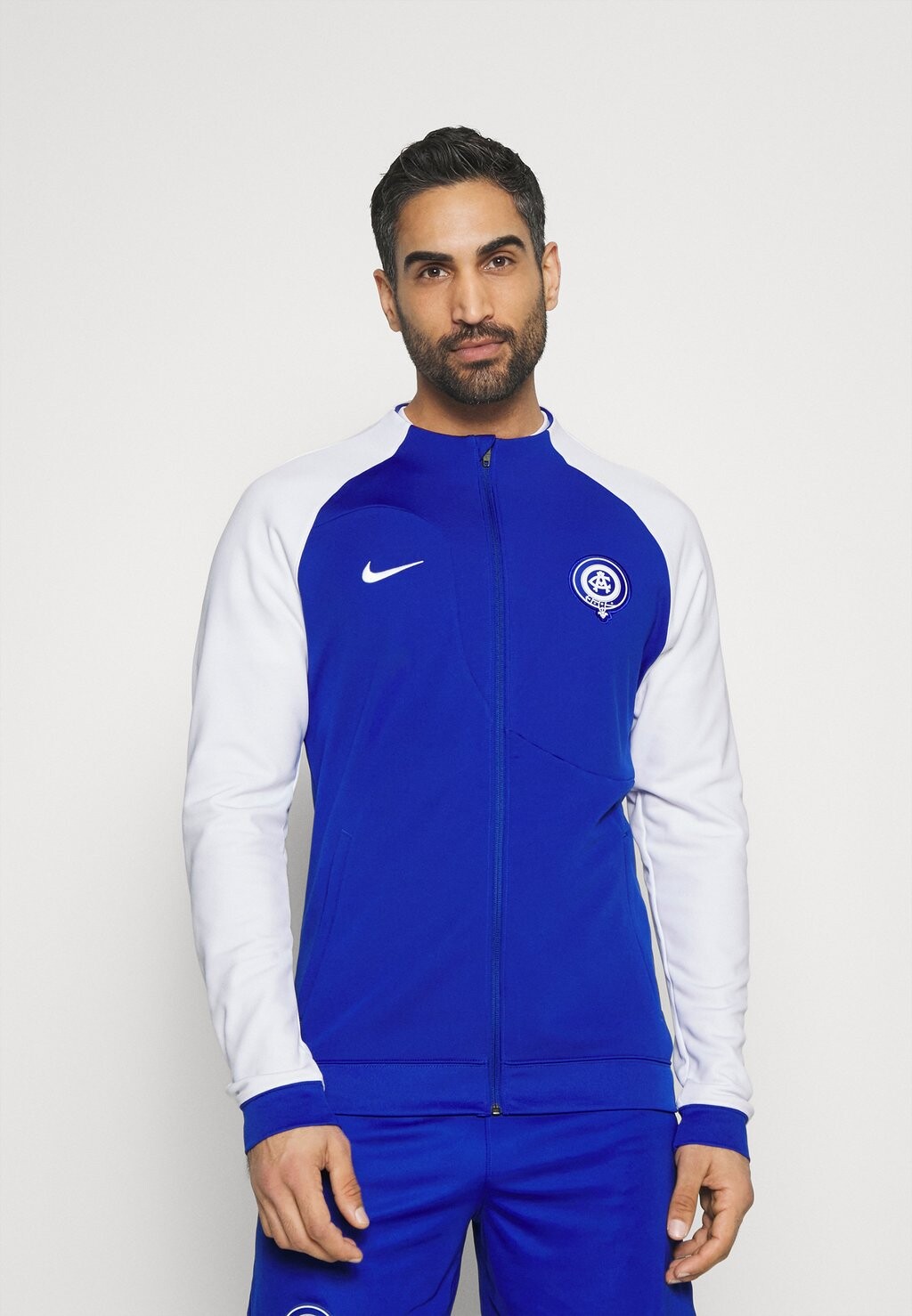 

Спортивная куртка Nike