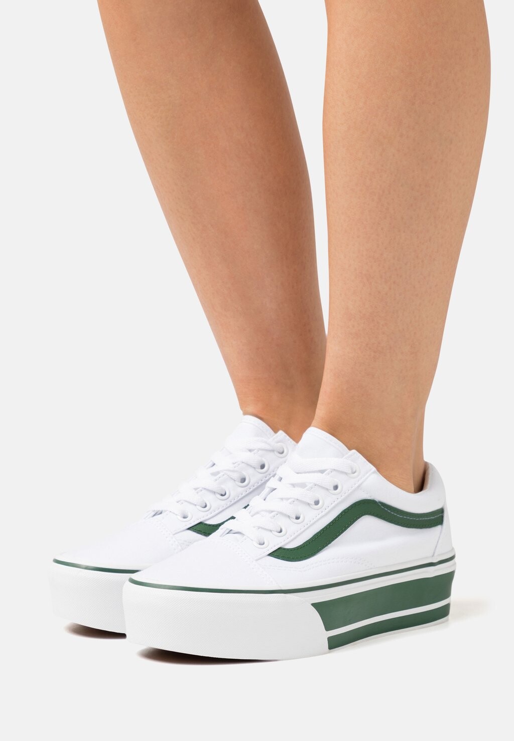 

Кроссовки Vans