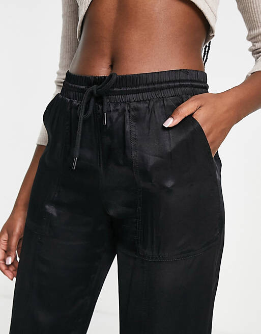 

Черные атласные джоггеры со швами ASOS DESIGN