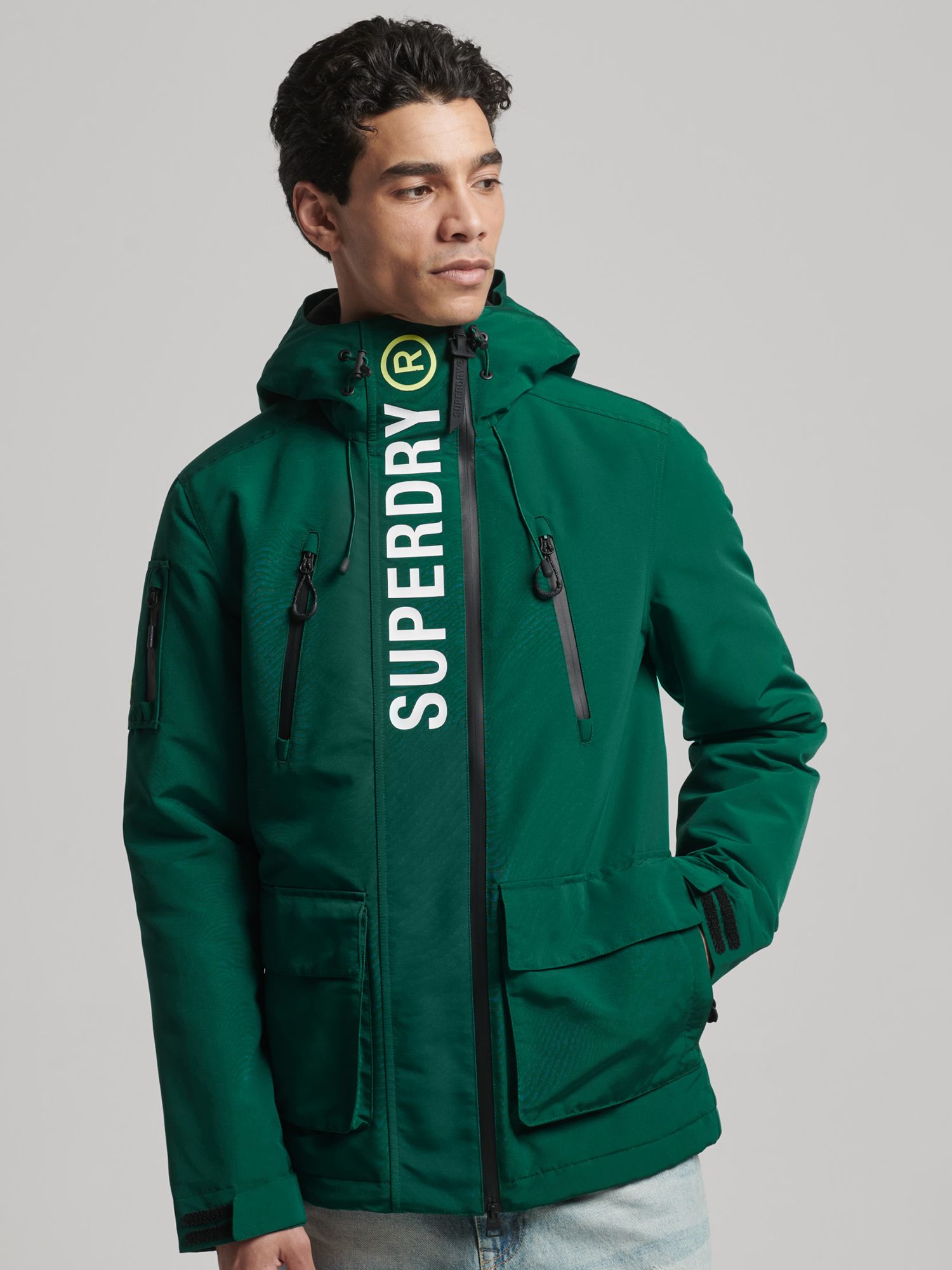 цена Куртка-ветровка Superdry Ultimate SD, зеленый/оптический