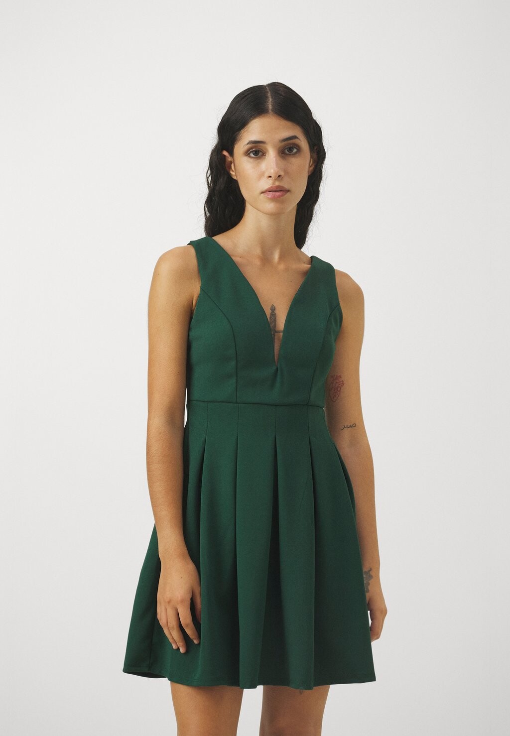 

Элегантное платье Exclusive V Neck Mini Dress WAL G, цвет forest green