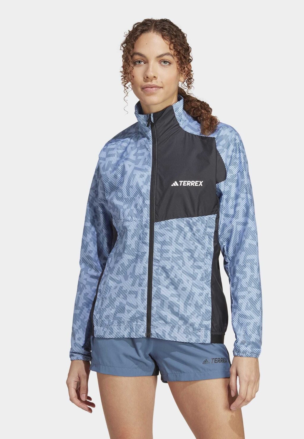 

Ветровка Adidas