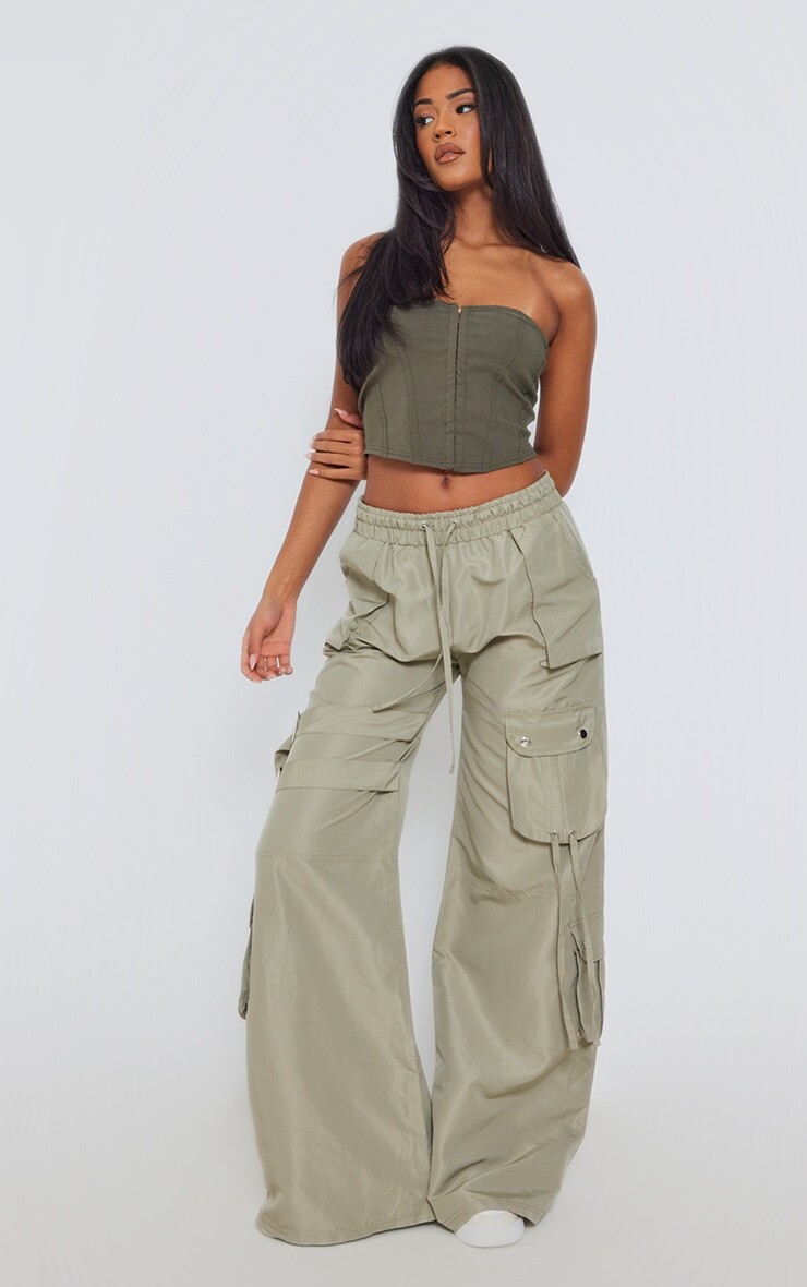 

PrettyLittleThing Широкие брюки-карго с карманами Tall Sage