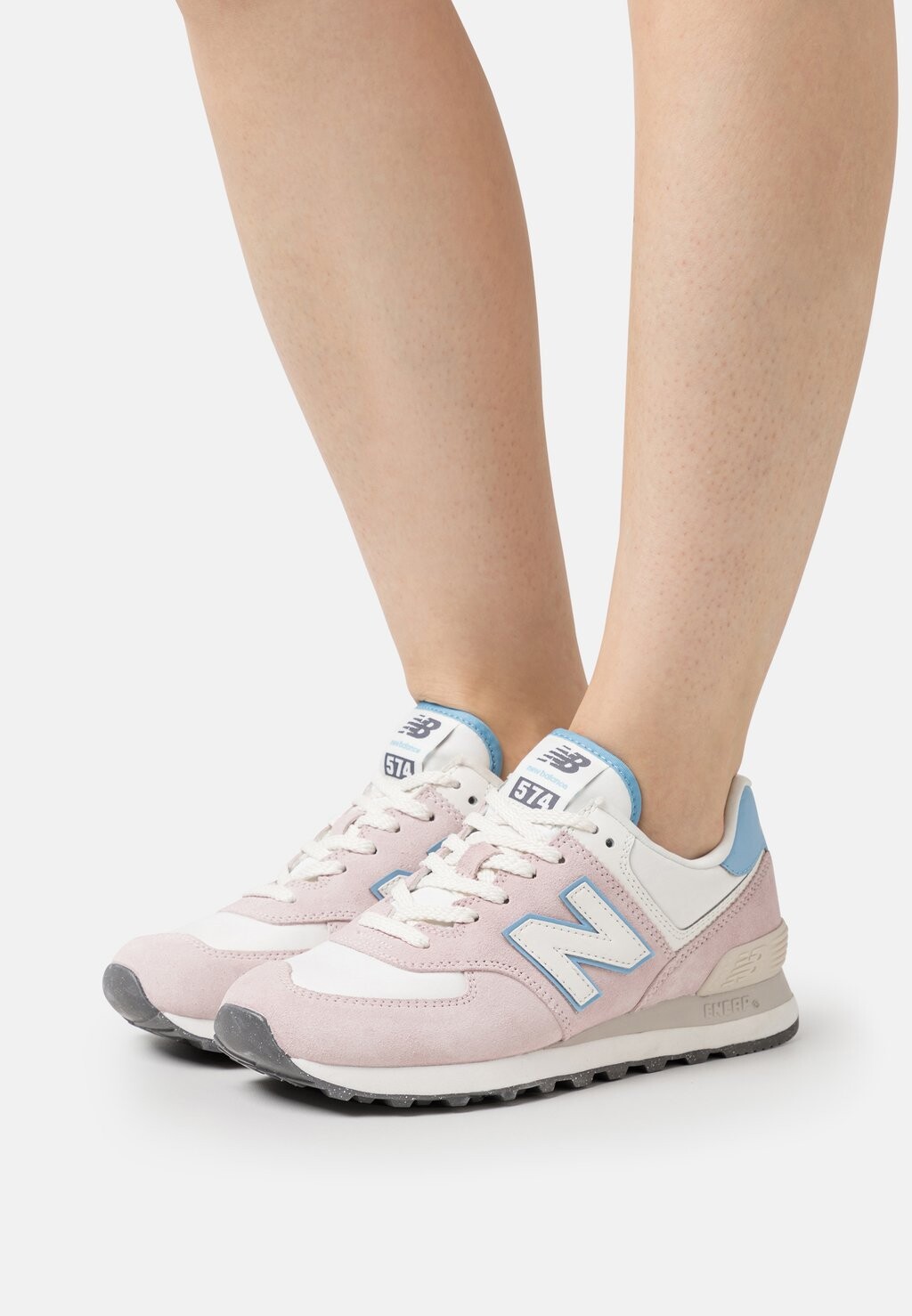 

Кроссовки New Balance