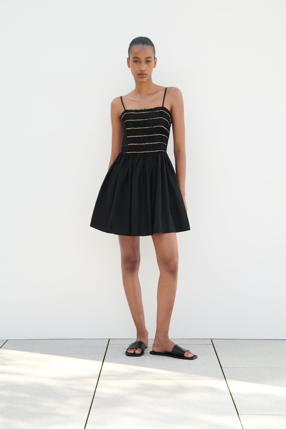 

Платье с бисерами Zara, черный