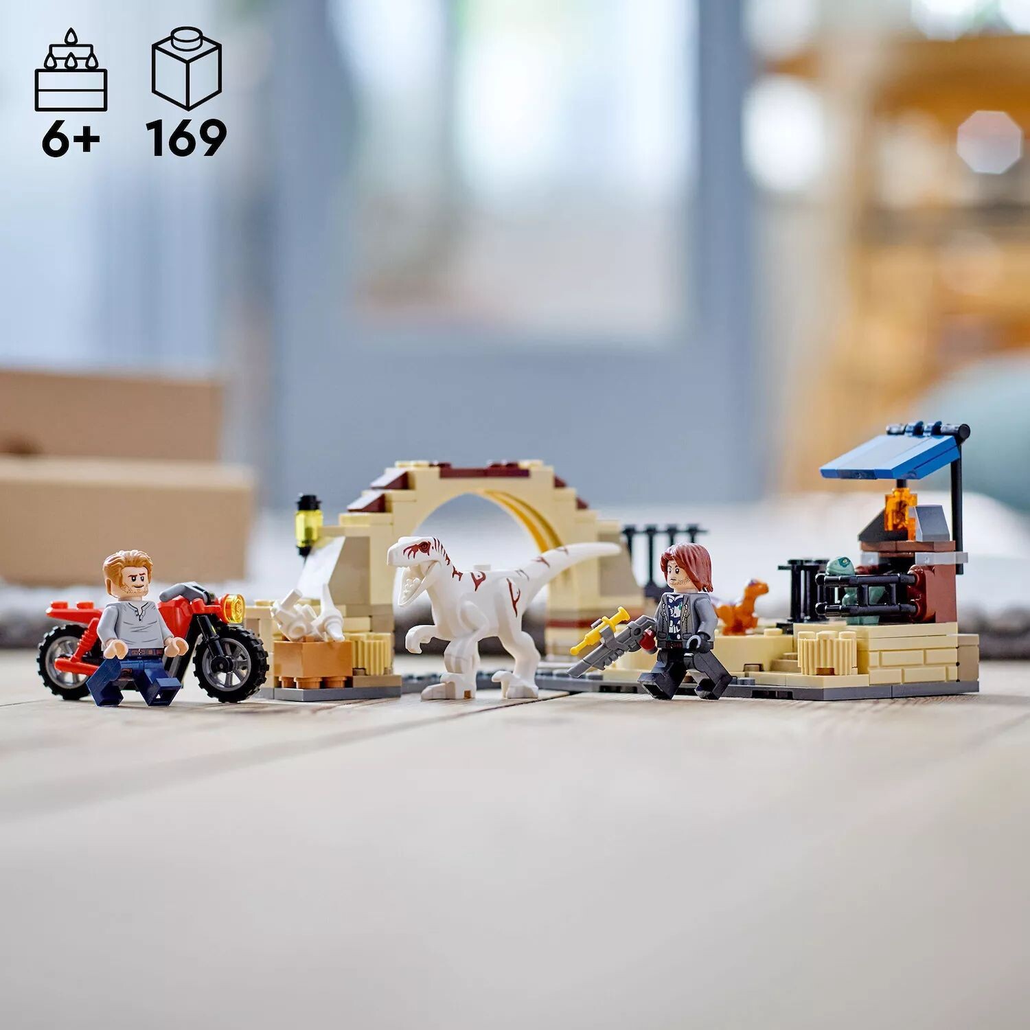 

Конструктор LEGO Jurassic World Atrociraptor Dinosaur: Bike Chase 76945 (167 деталей) LEGO