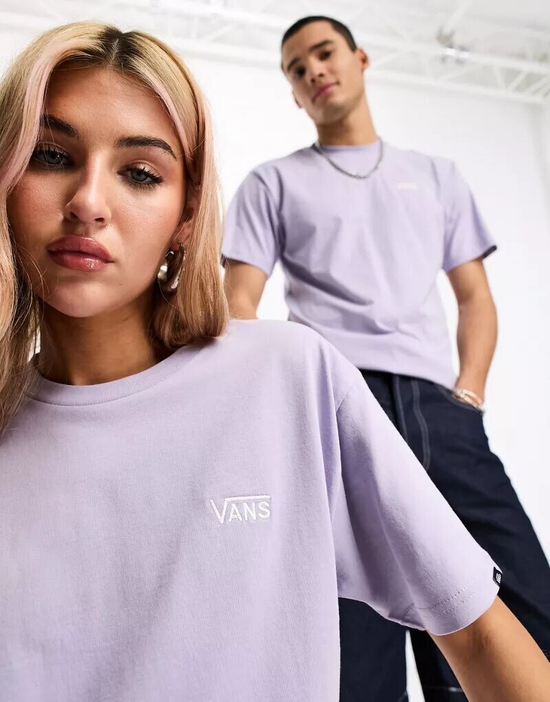 

Сиреневая футболка унисекс с логотипом на левой груди Vans эксклюзивно на ASOS
