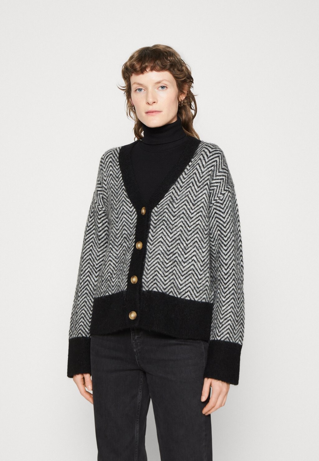 

Кардиган SLFHERI CARDIGAN Selected Femme, черный/белый