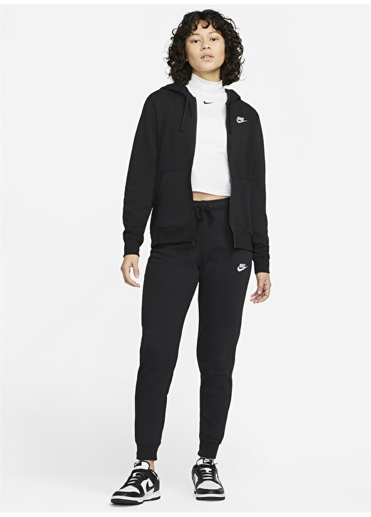 цена Черная, серая и серебряная женская куртка на молнии с капюшоном Nike