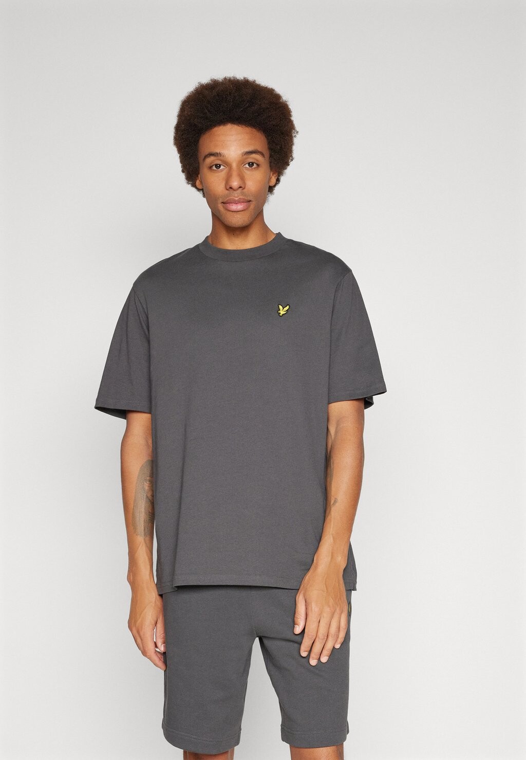 

Базовая футболка Oversized Lyle & Scott, бронза, Серый