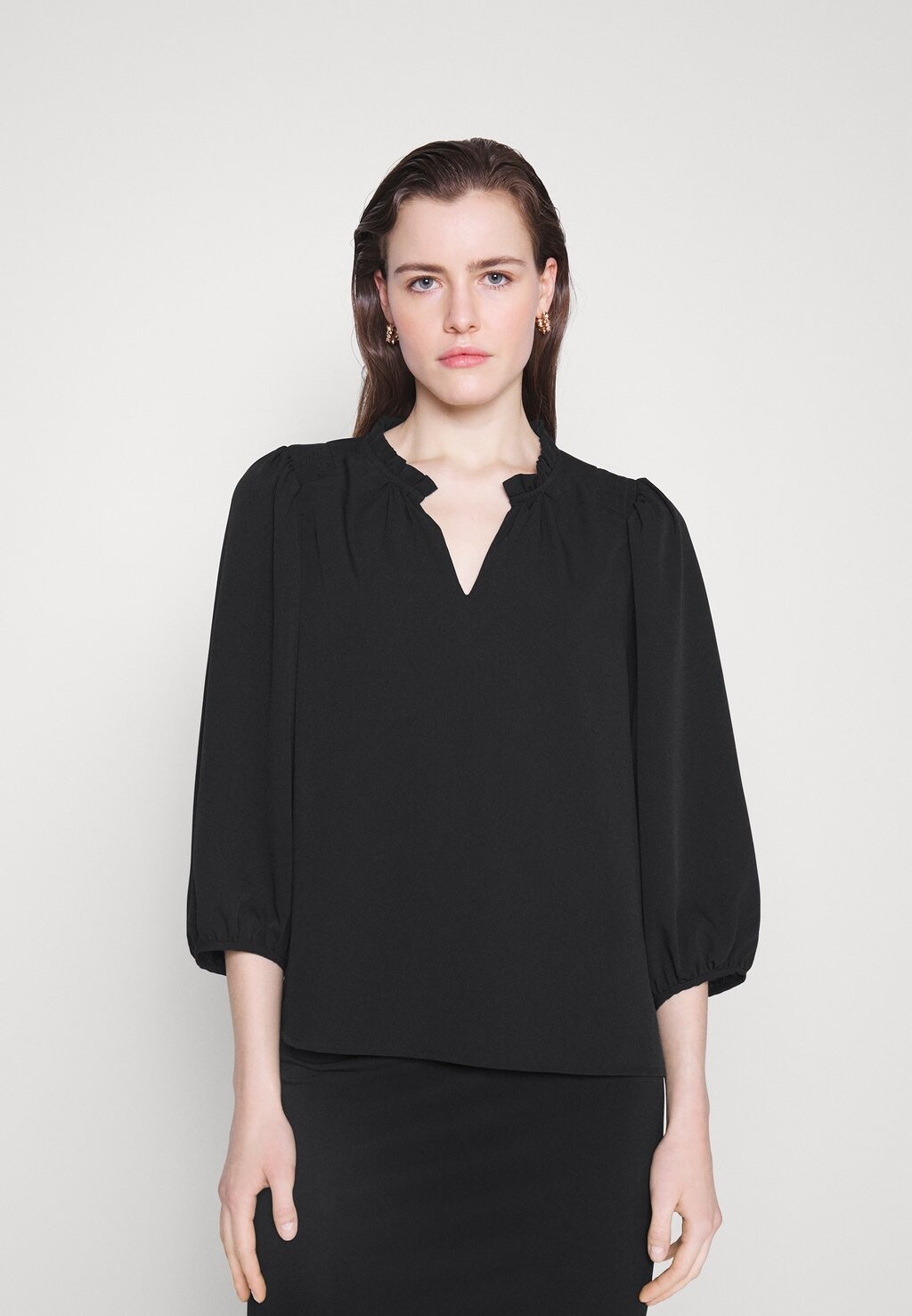 

Блузка Vero Moda, черный