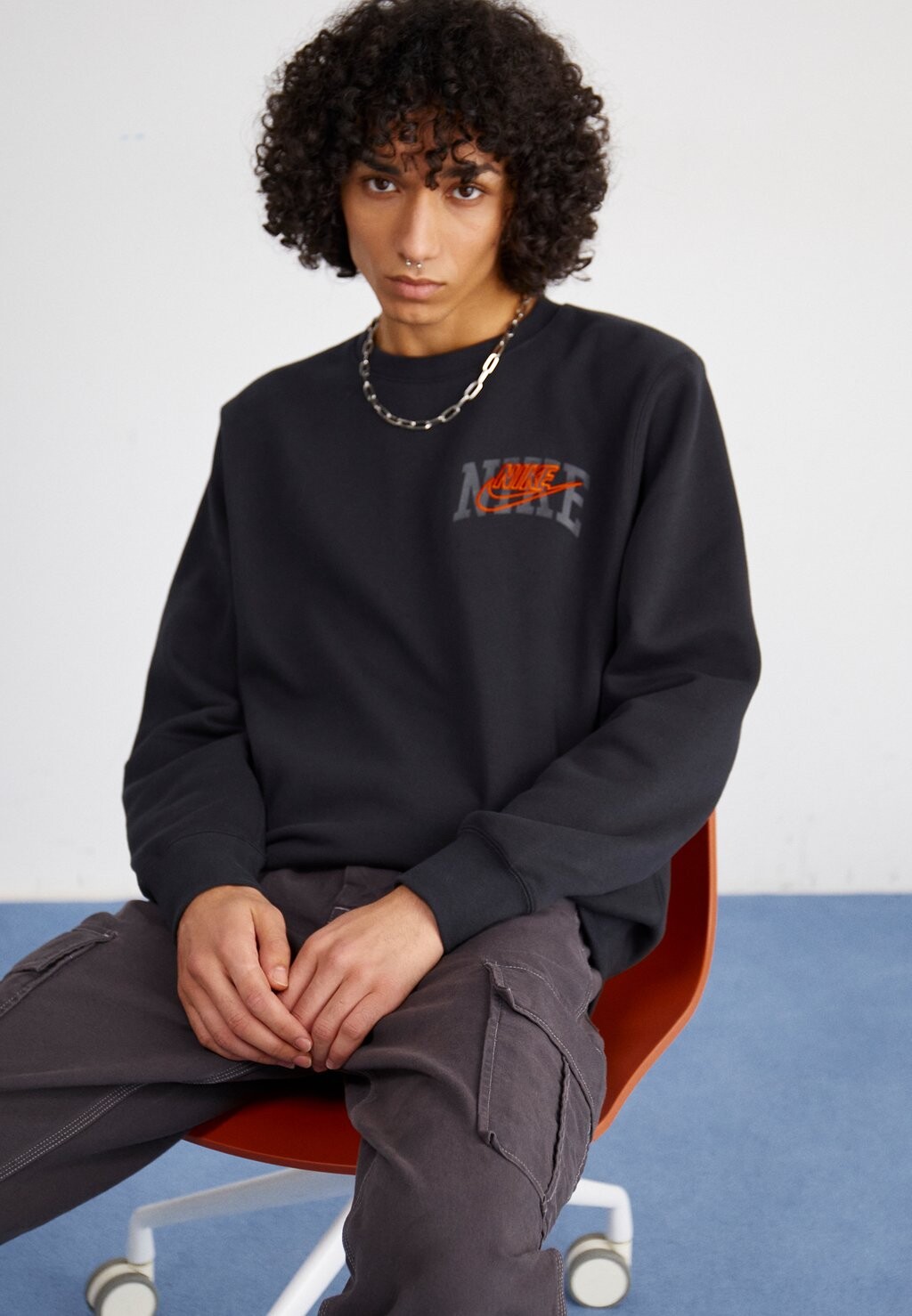 

Толстовка Club Crew Arch Nike, цвет black/safety orange